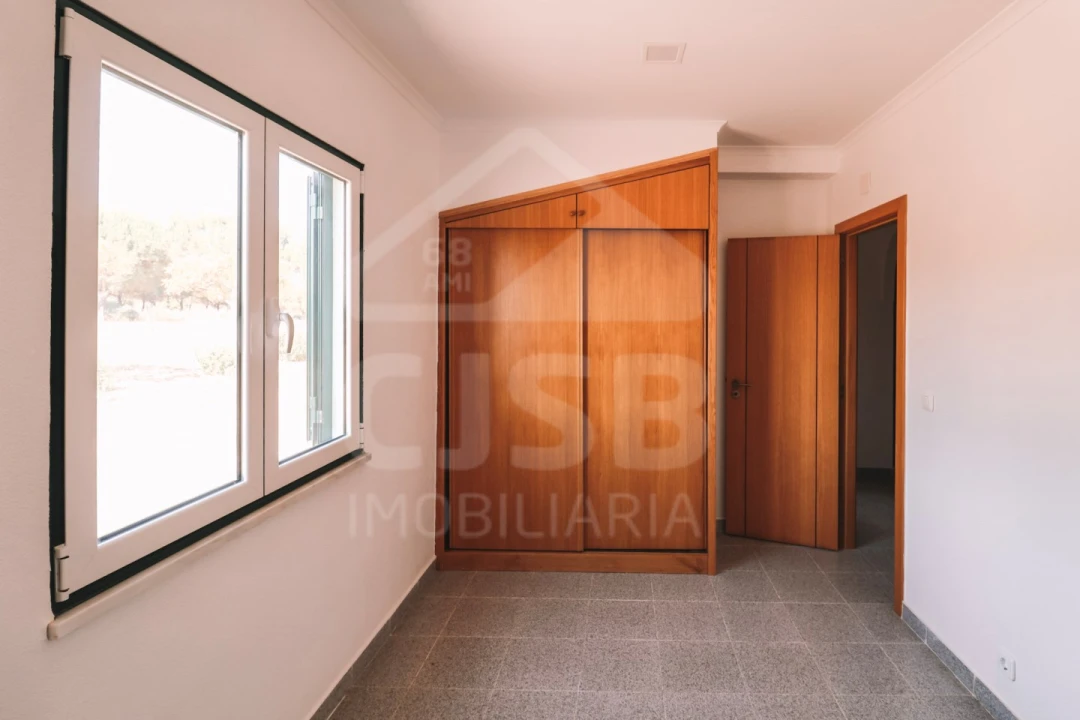 Moradia T5 para Venda em Branca Foto 10