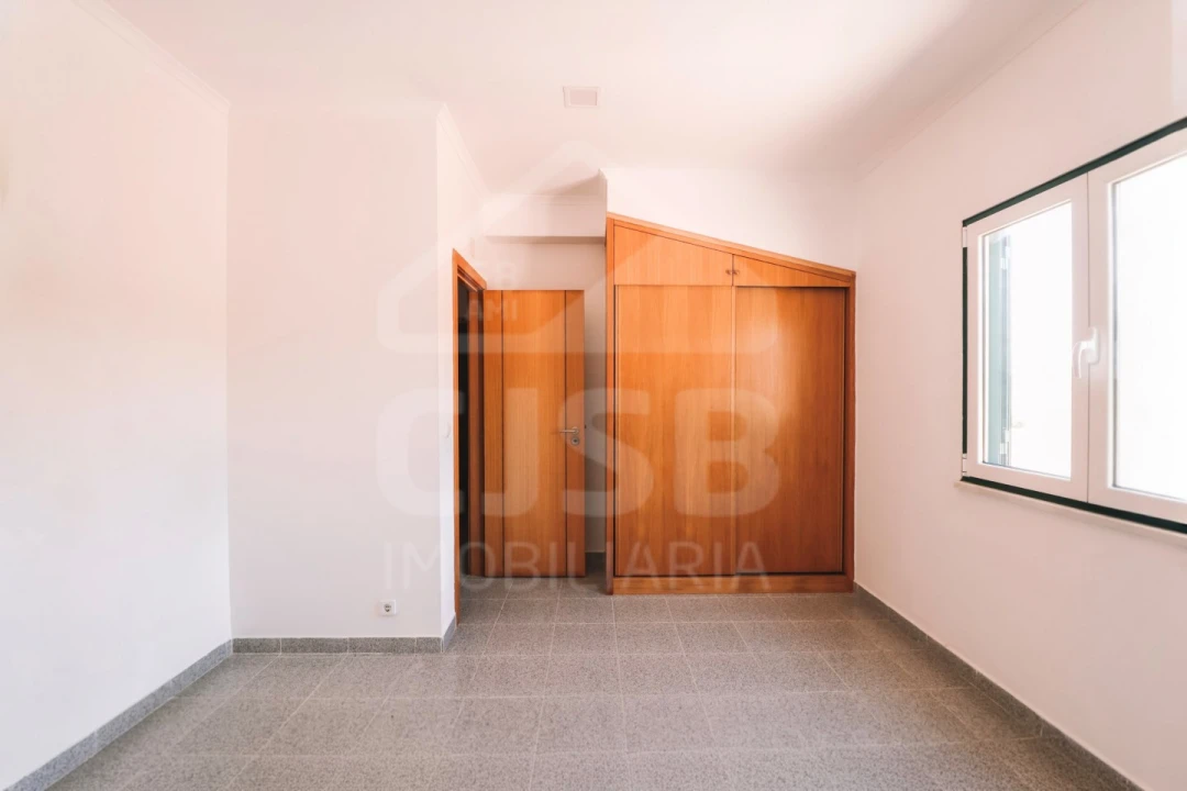 Moradia T5 para Venda em Branca Foto 12