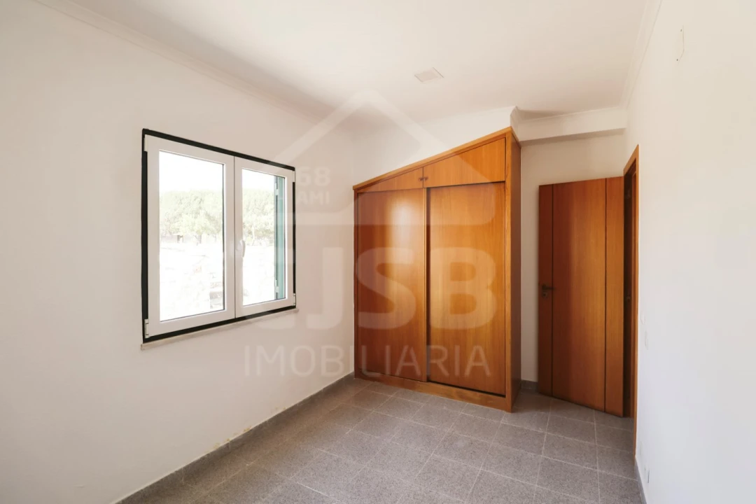 Moradia T5 para Venda em Branca Foto 15