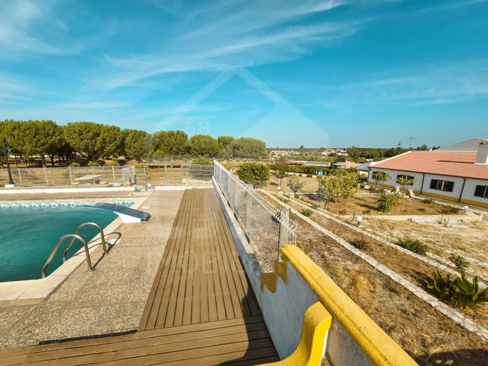 Moradia T5 para Venda em Branca Foto 42