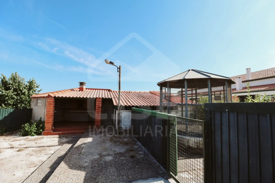 Moradia T5 para Venda em Branca Foto 28