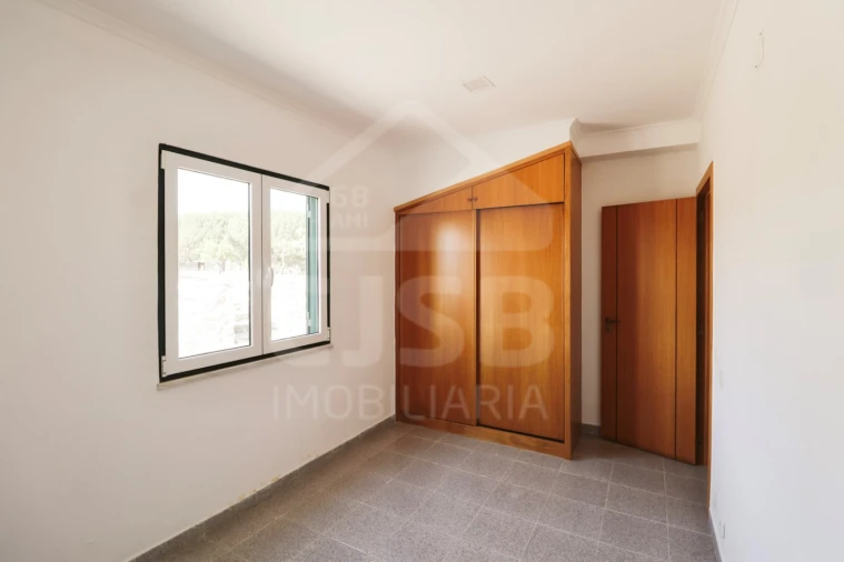 Moradia T5 para Venda em Branca Foto 15