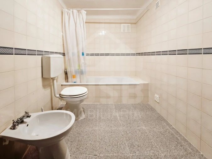 Moradia T5 para Venda em Branca Foto 16