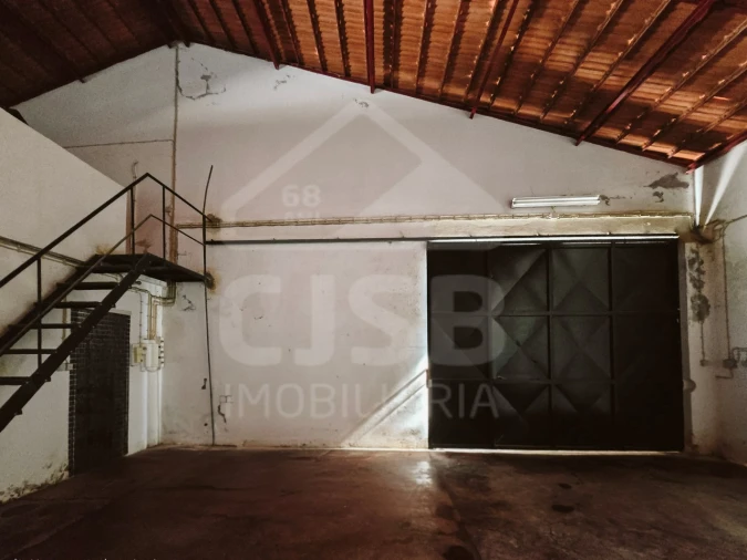 Moradia T5 para Venda em Branca Foto 32