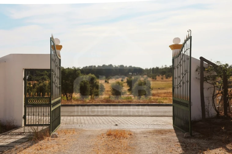 Moradia T5 para Venda em Branca Foto 2