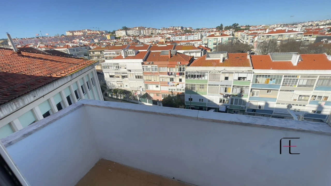 Apartamento T3 para Venda em Águas Livres Foto 1