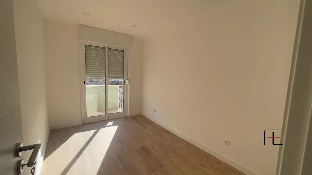 Apartamento T3 para Venda em Águas Livres Foto 9