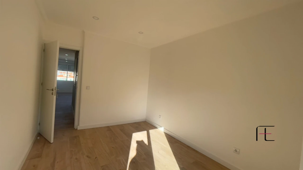 Apartamento T3 para Venda em Águas Livres Foto 23