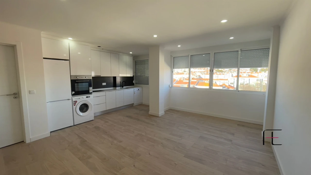 Apartamento T3 para Venda em Águas Livres Foto 2