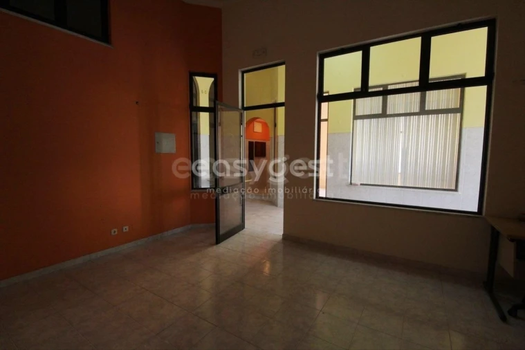 Loja para Venda em Ferragudo Foto 7