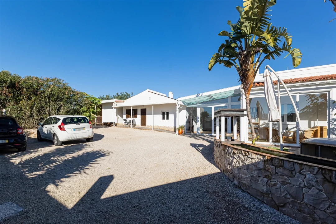 Moradia T3 para Venda em Ferreiras Foto 4