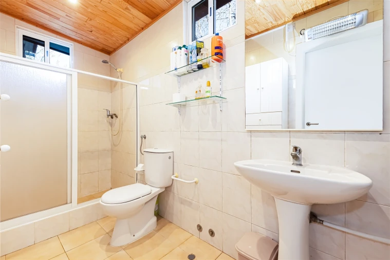 Moradia T3 para Venda em Ferreiras Foto 18