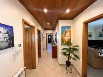 Moradia T4 para Venda em Nossa Sra de Fatima