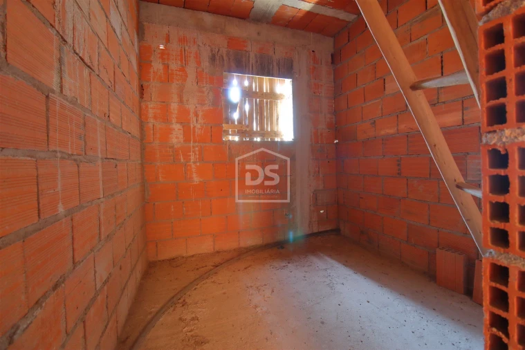 Moradia T2 para Venda em Luzim e Vila Cova Foto 9