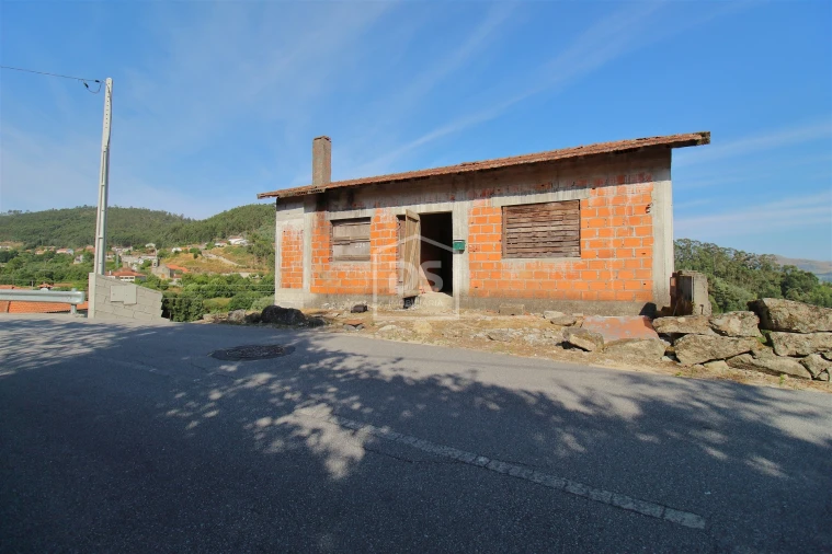 Moradia T2 para Venda em Luzim e Vila Cova Foto 4