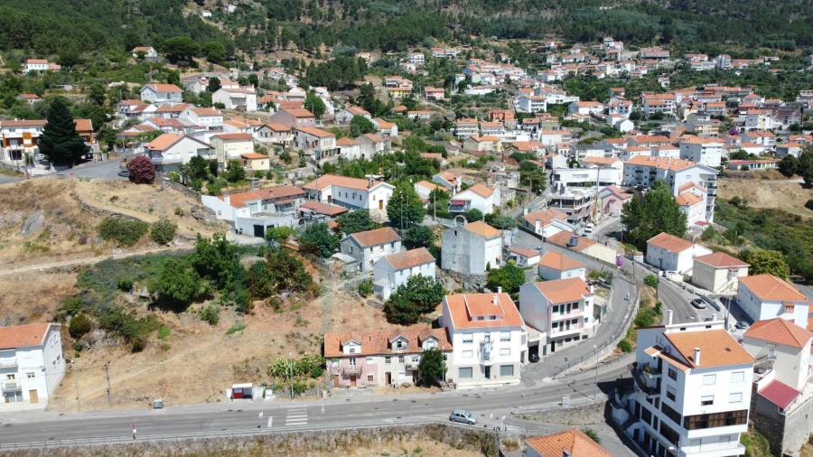 Moradia T10 para Venda em Cantar-Galo e Vila do Carvalho Foto 12