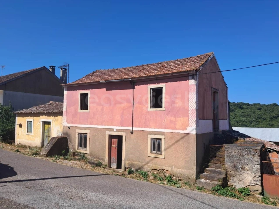 Moradia T3 para Venda em Chãos Foto 1