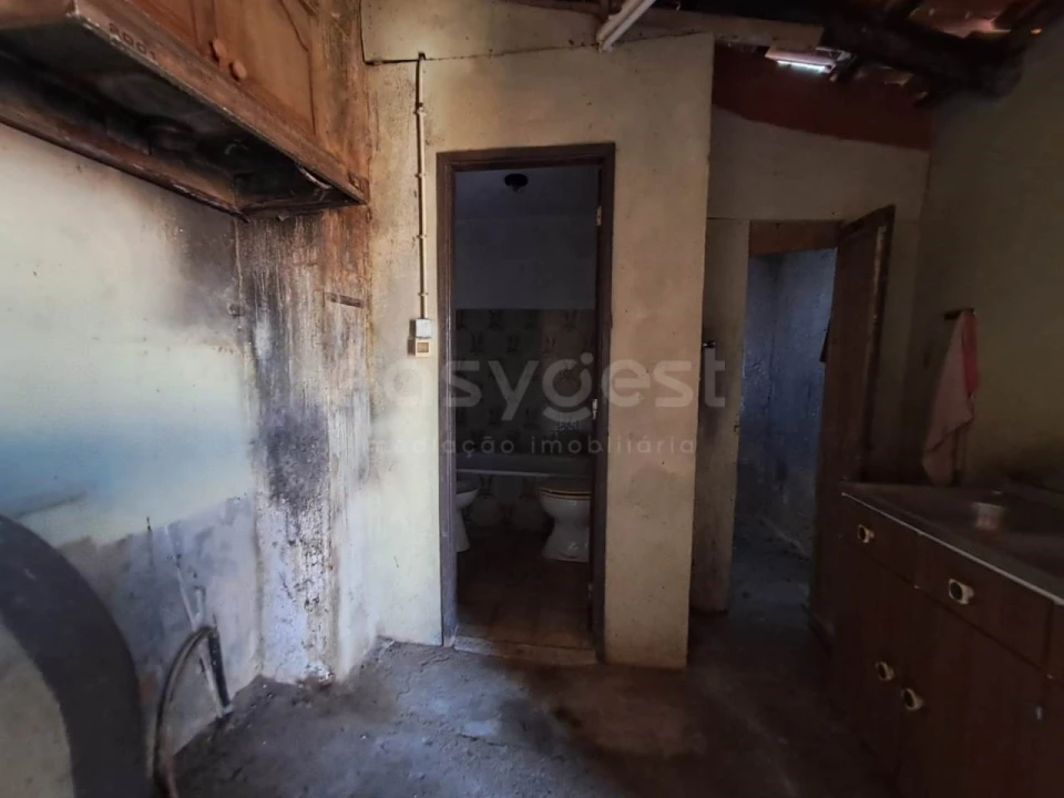 Moradia T3 para Venda em Chãos Foto 9