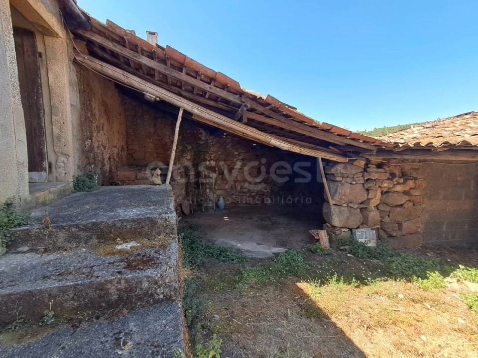 Moradia T3 para Venda em Chãos Foto 12