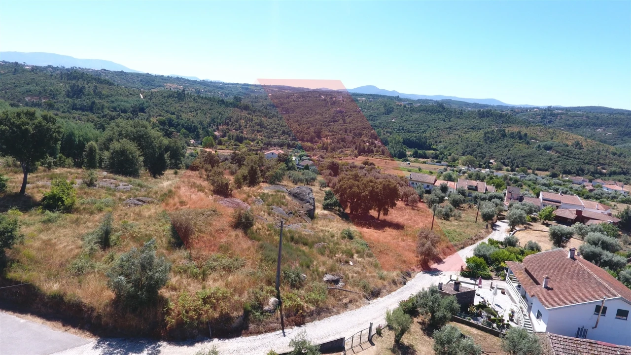 Terreno Misto para Venda em Covas e Vila Nova de Oliveirinha Foto 3