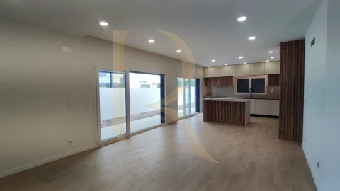 Moradia T4 para Venda em Quinta do Anjo