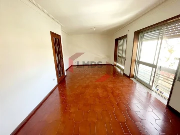 Moradia T3 para Venda em Arcozelo