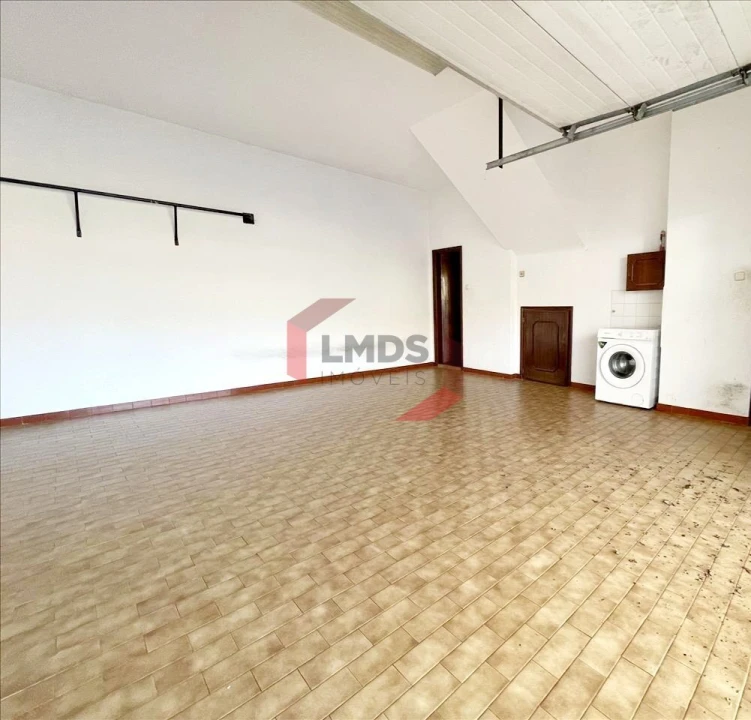 Moradia T3 para Venda em Arcozelo Foto 11