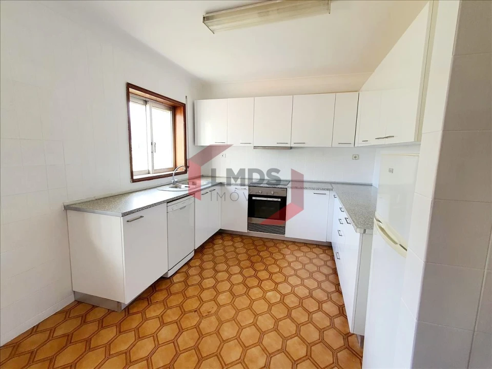 Moradia T3 para Venda em Arcozelo Foto 5