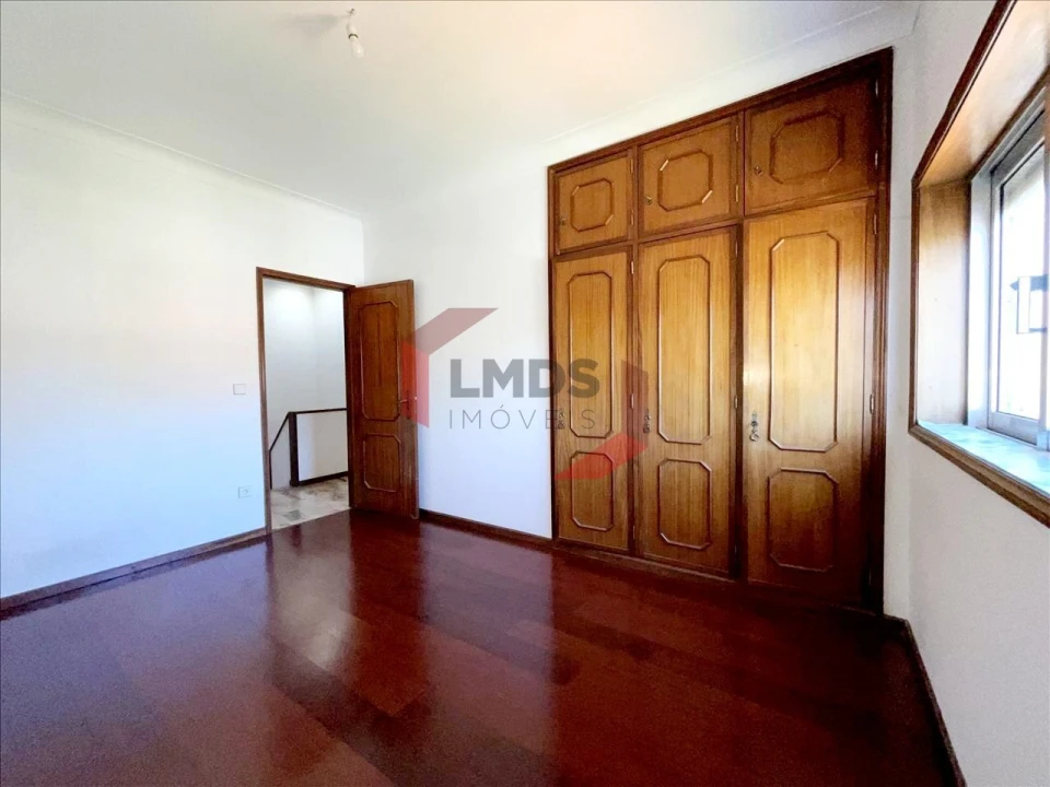 Moradia T3 para Venda em Arcozelo Foto 16