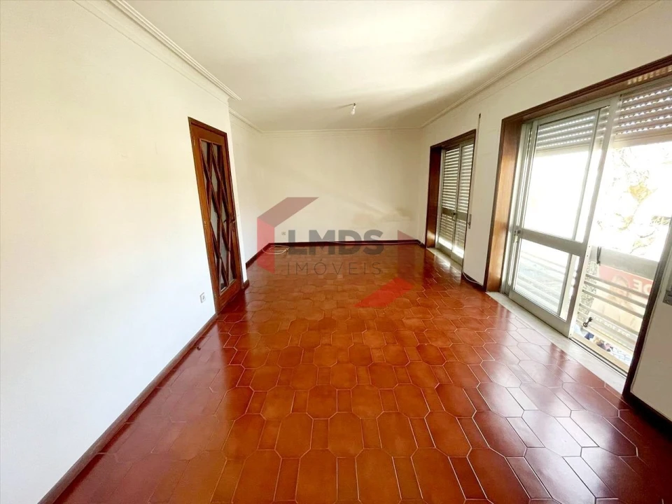 Moradia T3 para Venda em Arcozelo Foto 8