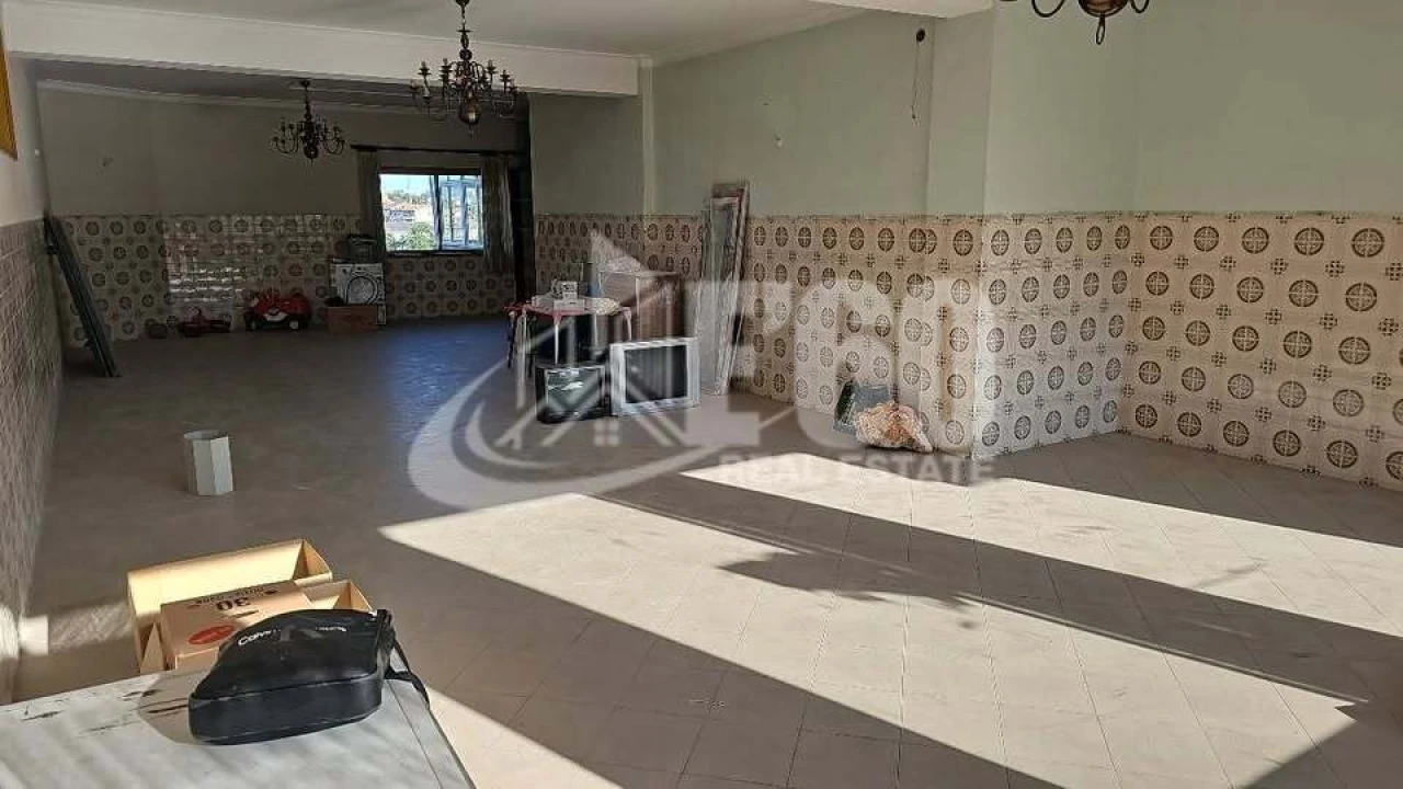 Loja para Venda em Oliveira do Douro Foto 2