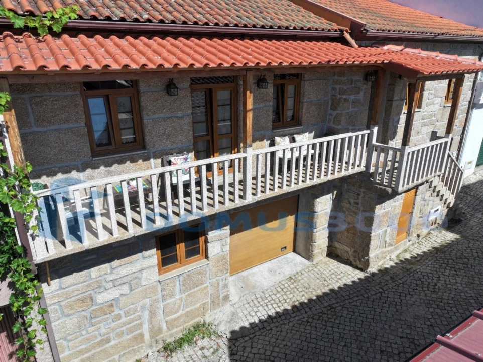 Moradia para Venda em Parada de Pinhão Foto 3