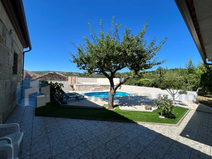 Moradia para Venda em Parada de Pinhão Foto 33