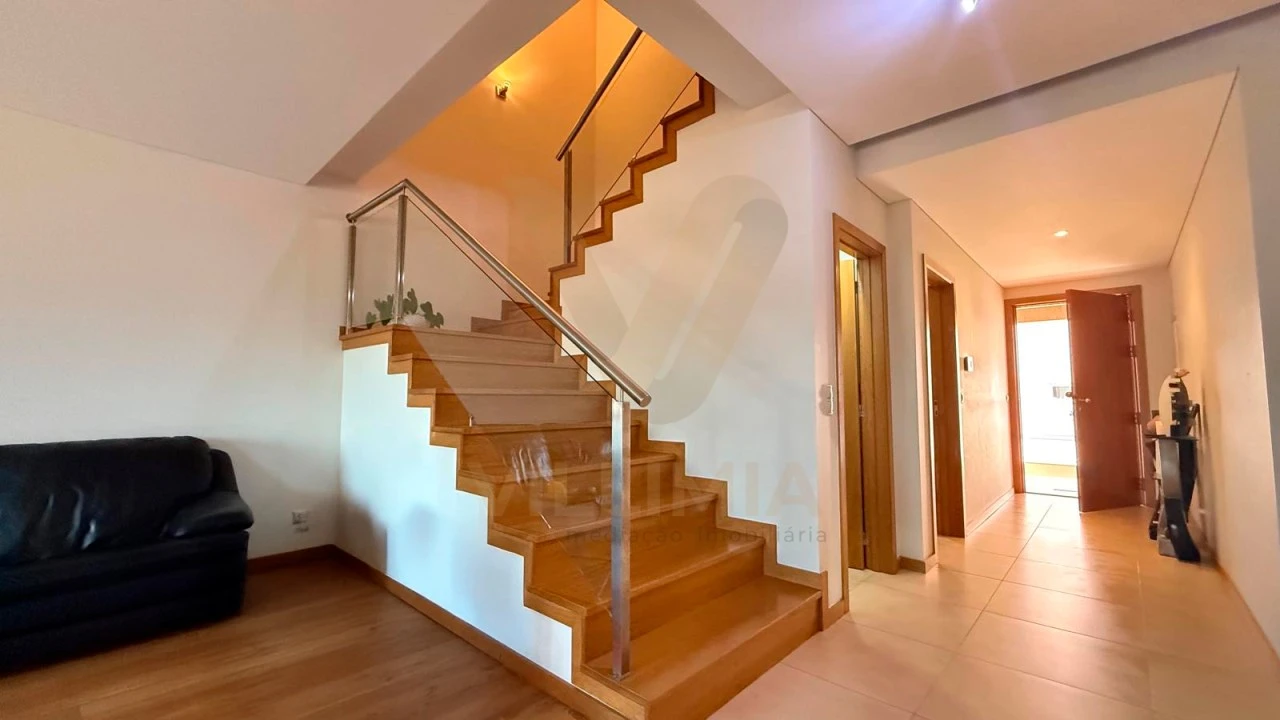 Apartamento T5 para Venda em Arcozelo Foto 9