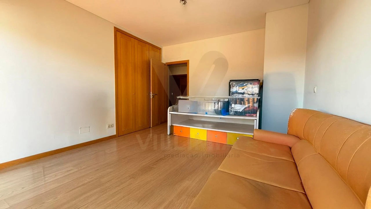 Apartamento T5 para Venda em Arcozelo Foto 21
