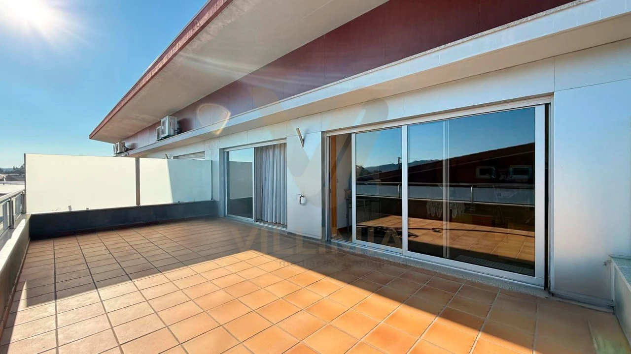 Apartamento T5 para Venda em Arcozelo Foto 25