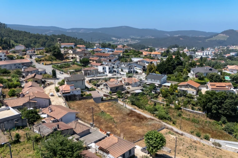 Terreno para Venda em Sobrado e Bairros Foto 1