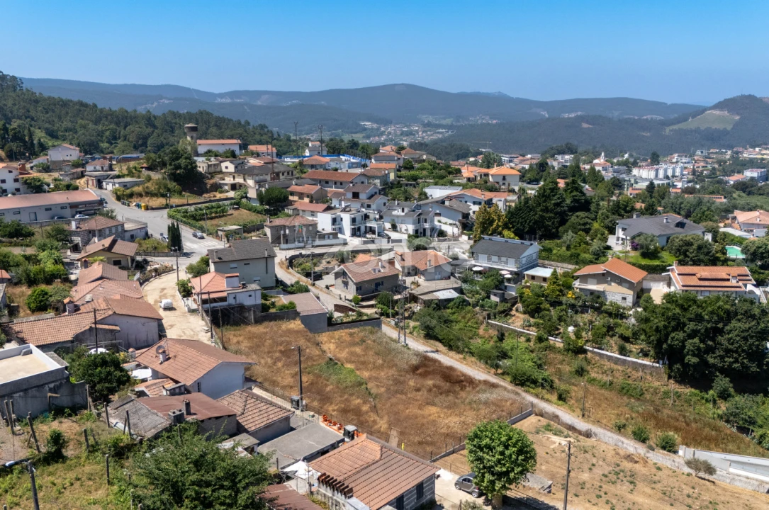 Terreno para Venda em Sobrado e Bairros Foto 1