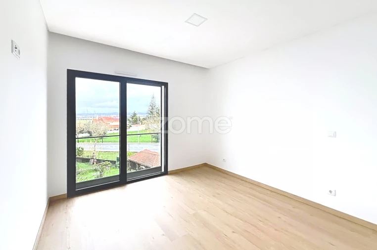 Apartamento T5 para Venda em Condeixa-A-Velha e Condeixa-A-Nova Foto 3