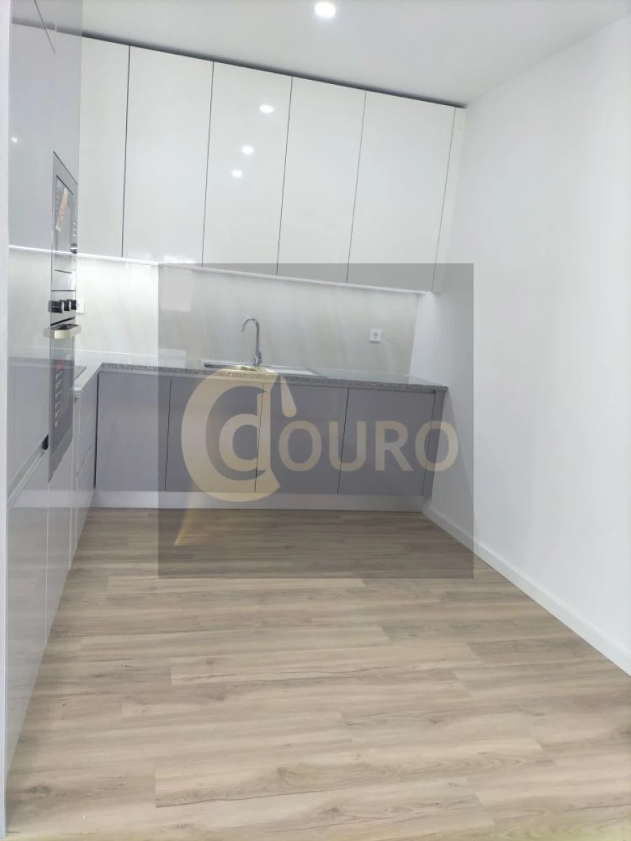 Moradia T1 para Venda em Rio Tinto Foto 13