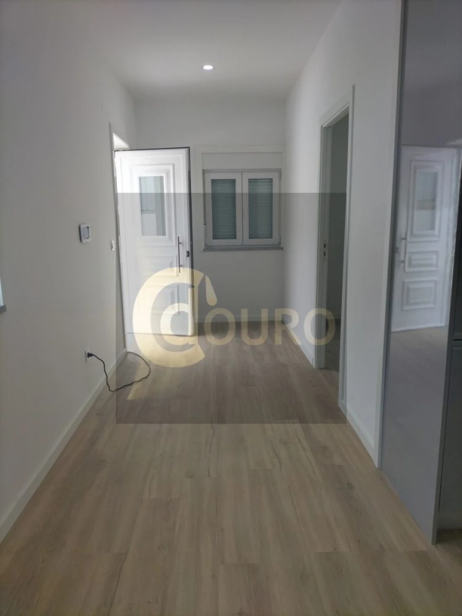 Moradia T1 para Venda em Rio Tinto Foto 5