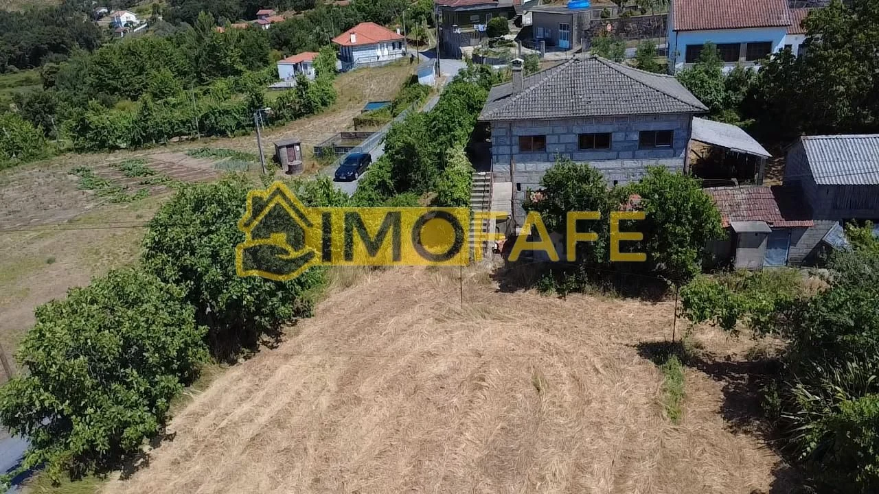 Moradia T3 para Venda em Quinchães Foto 8