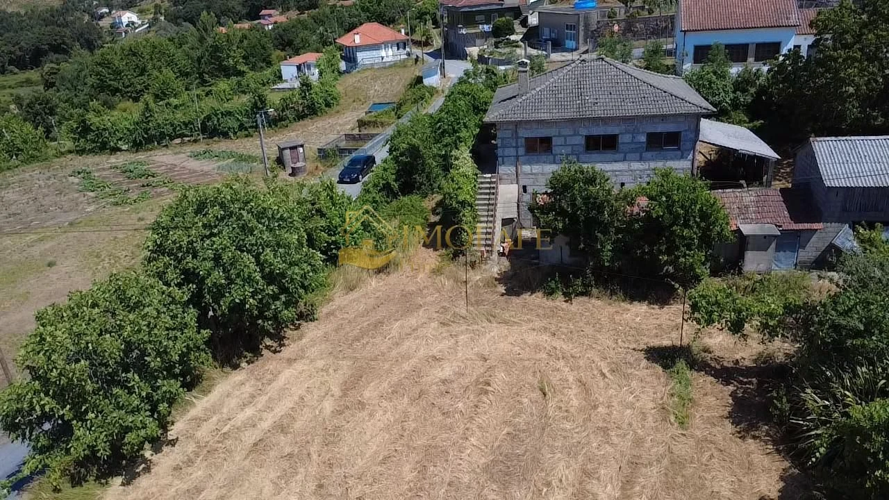 Moradia T3 para Venda em Quinchães Foto 8