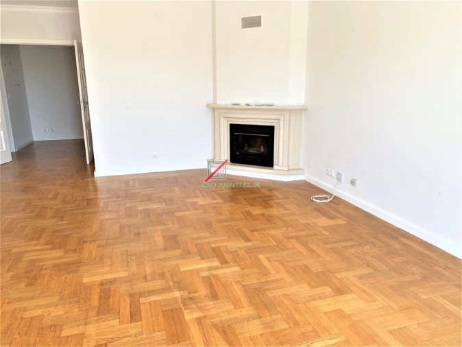 Apartamento T3 para Venda em Cascais e Estoril Foto 3