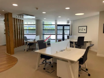 Loja para Arrendamento em Campolide