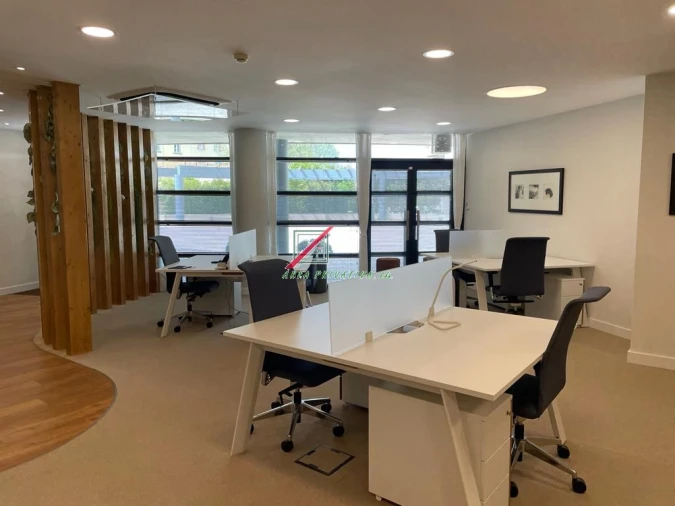 Loja para Arrendamento em Campolide Foto 7