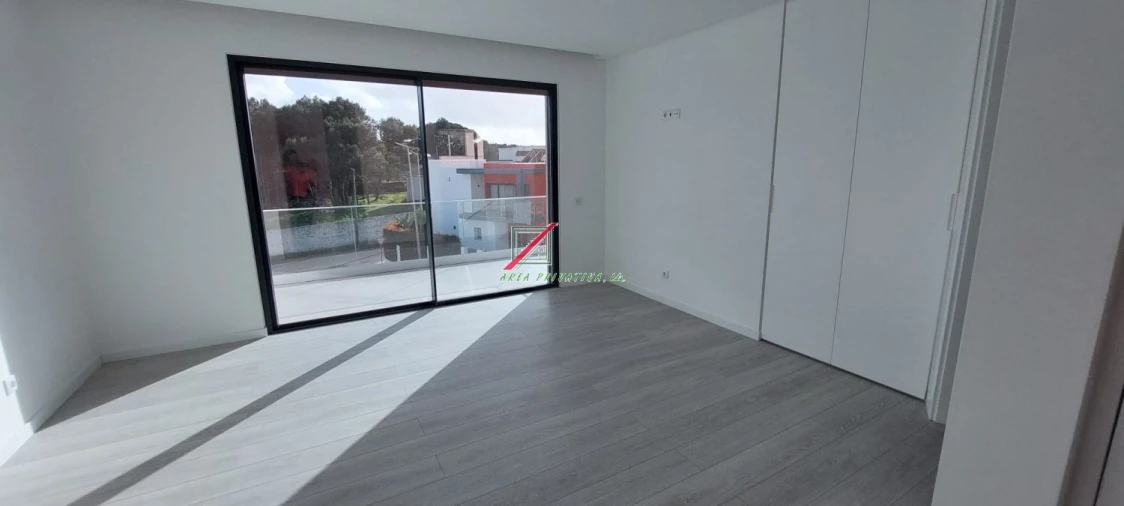 Moradia T4 para Venda em Alcabideche Foto 27