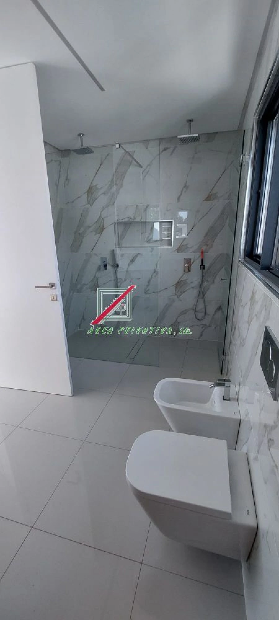 Moradia T4 para Venda em Alcabideche Foto 13