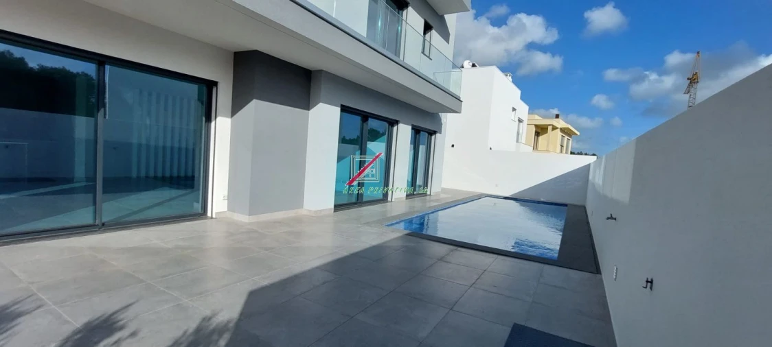 Moradia T4 para Venda em Alcabideche Foto 6