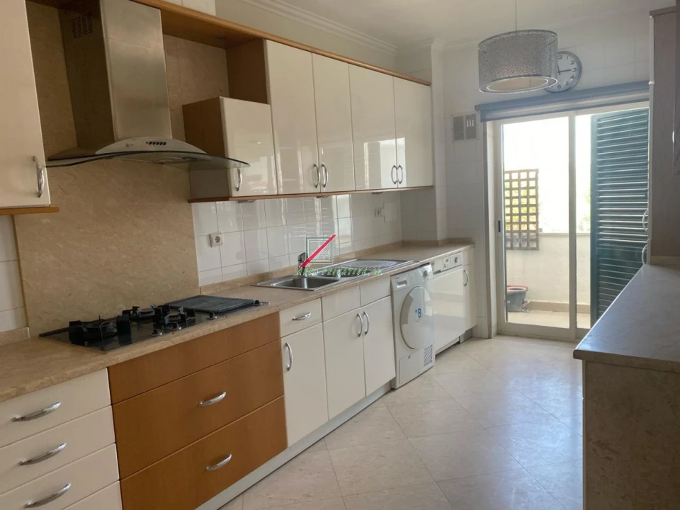 Apartamento T4 para Venda em Cascais e Estoril Foto 14